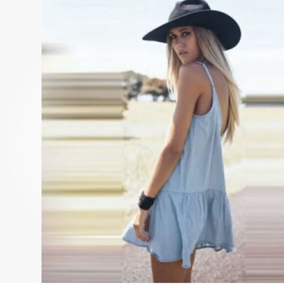 American Eagle Outfitters Dresses & Skirts - AMERICAN EAGLE OUTFITTERS Chambray V-Neck Sleeveless Mini Dress Size M